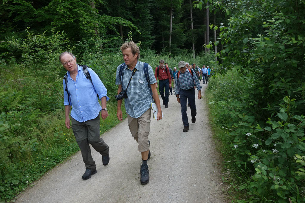 ...plaudernt unterwegs auf dem Ith-Hils-Weg