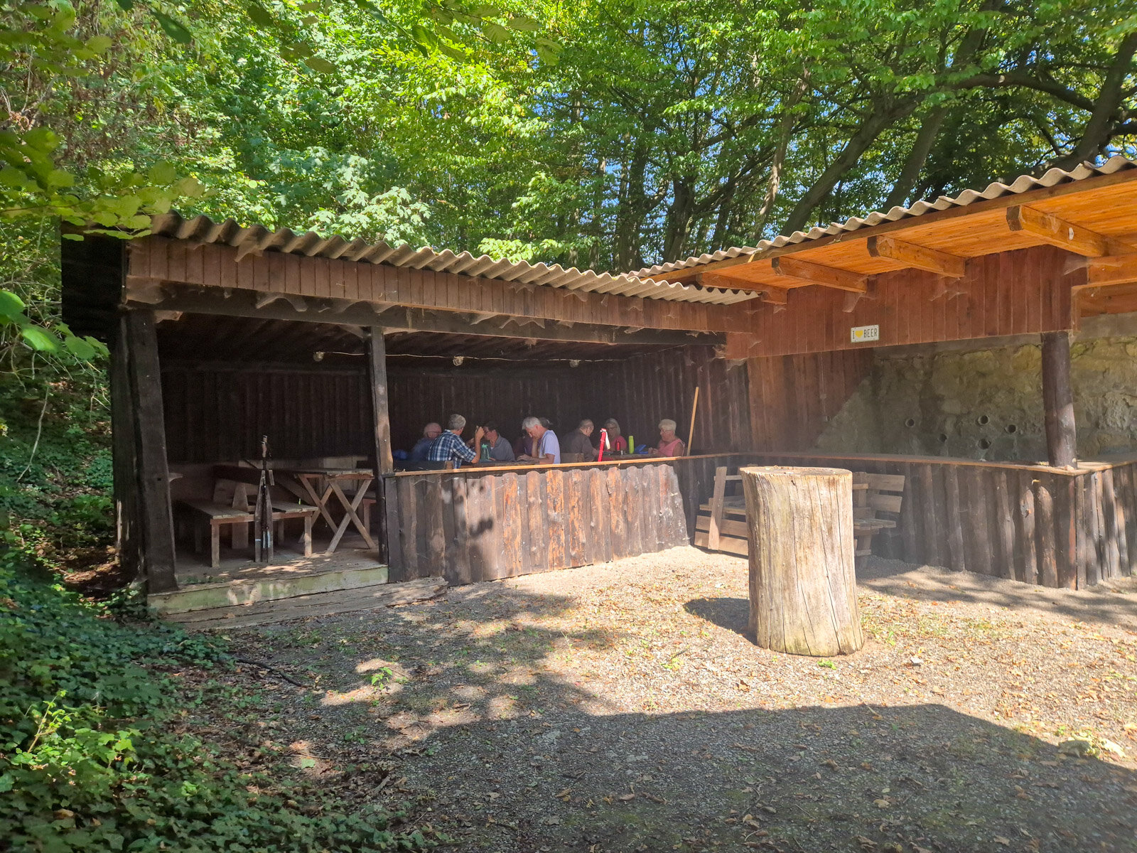 Rast in der Grillhütte