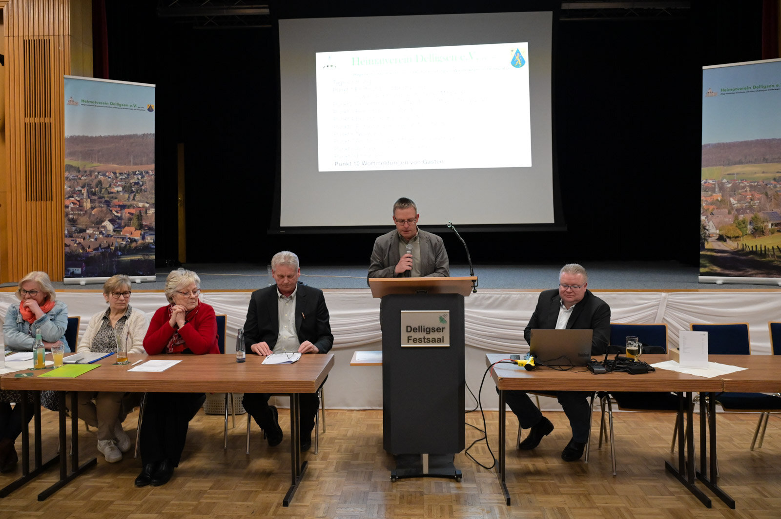 Bürgermeister Stephan Willudda bei seiner Ansprache