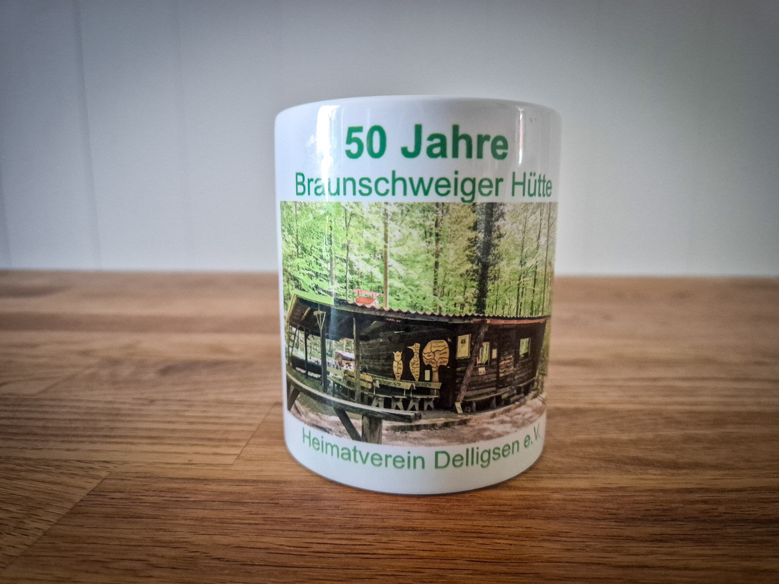 Die Jubiläumstasse erinnert an 50 Jahre Braunschweiger Hütte.