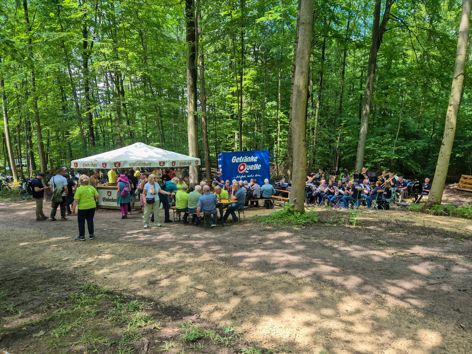 Gute Stimmung rund um die Braunschweiger Hütte.