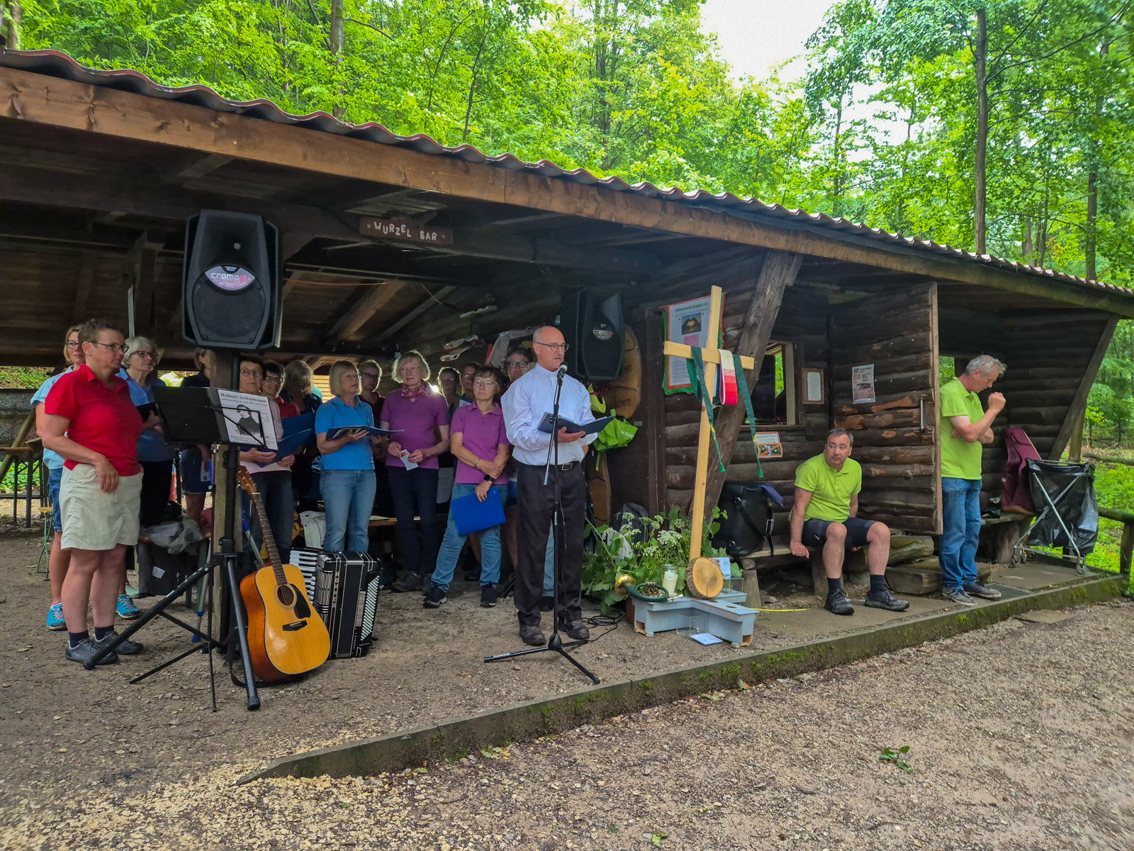Pastor Bernd Kuchmetzki gestaltete die Waldandacht.