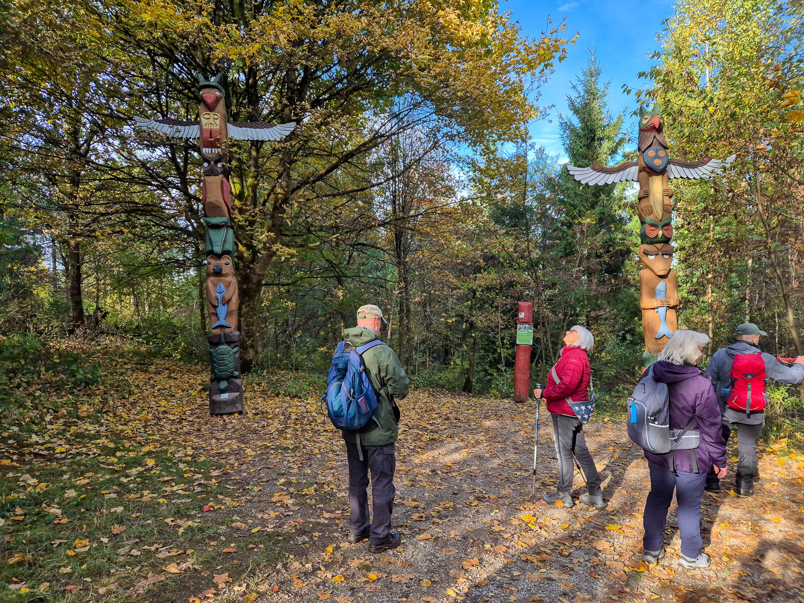 Totempfähle im Nordamerika-Bereich