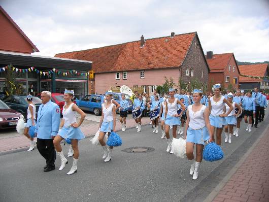 27.06.2004: Festumzug beim Heimatfest