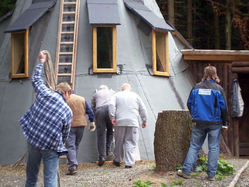 30.07.2011: Renovierung der Köhlerhütte