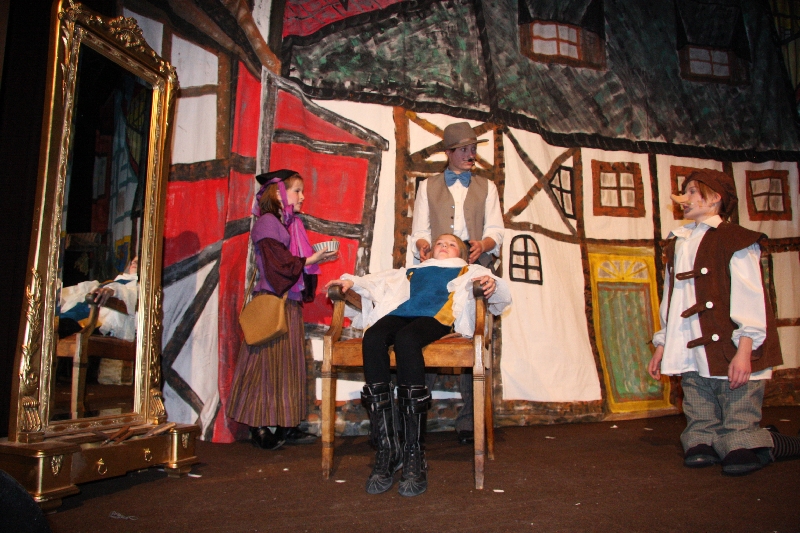 25.11.2009: Kindertheater Zwerg Nase