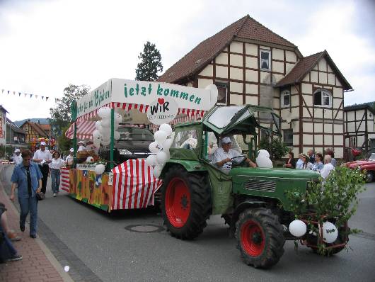 27.06.2004: Festumzug beim Heimatfest