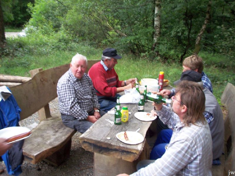 30.07.2011: Renovierung der Köhlerhütte