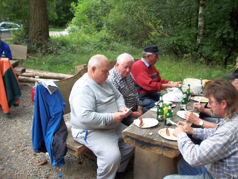 30.07.2011: Renovierung der Köhlerhütte