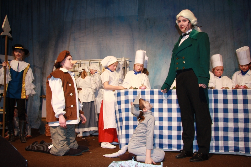 25.11.2009: Kindertheater Zwerg Nase