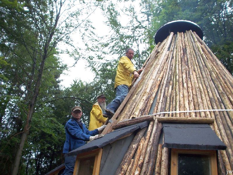 30.07.2011: Renovierung der Köhlerhütte