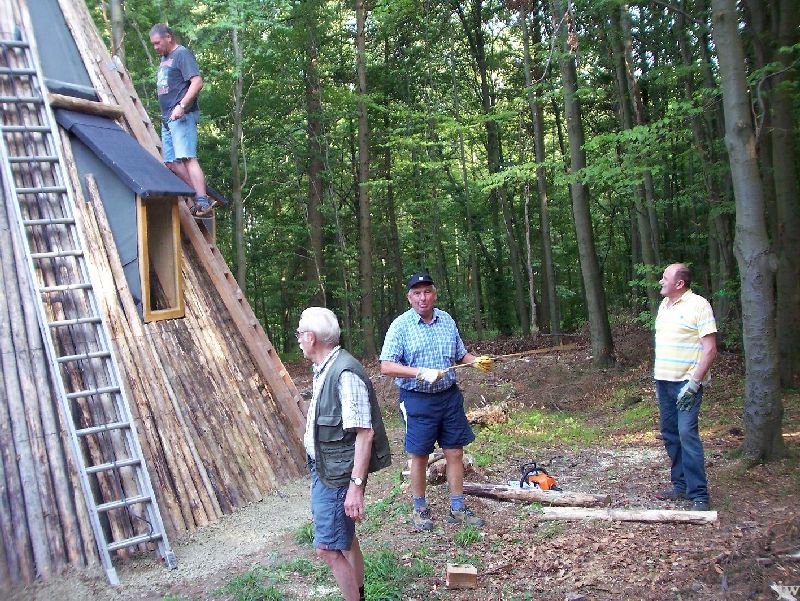 30.07.2011: Renovierung der Köhlerhütte