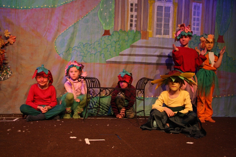 25.11.2009: Kindertheater Zwerg Nase