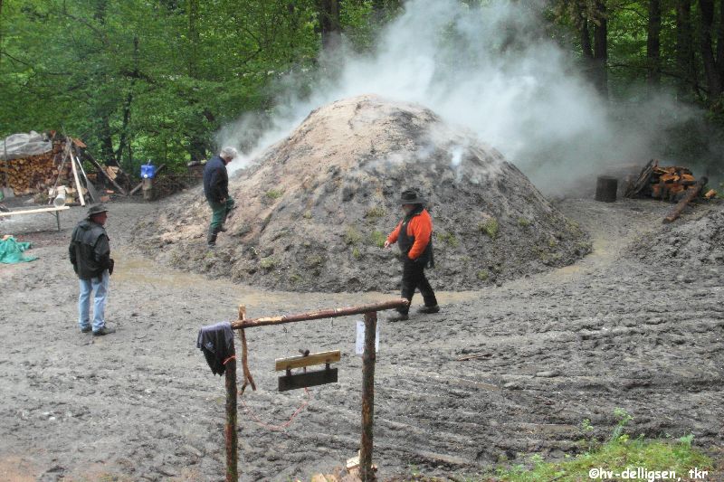 05./06. 2013: Der Meiler kohlt