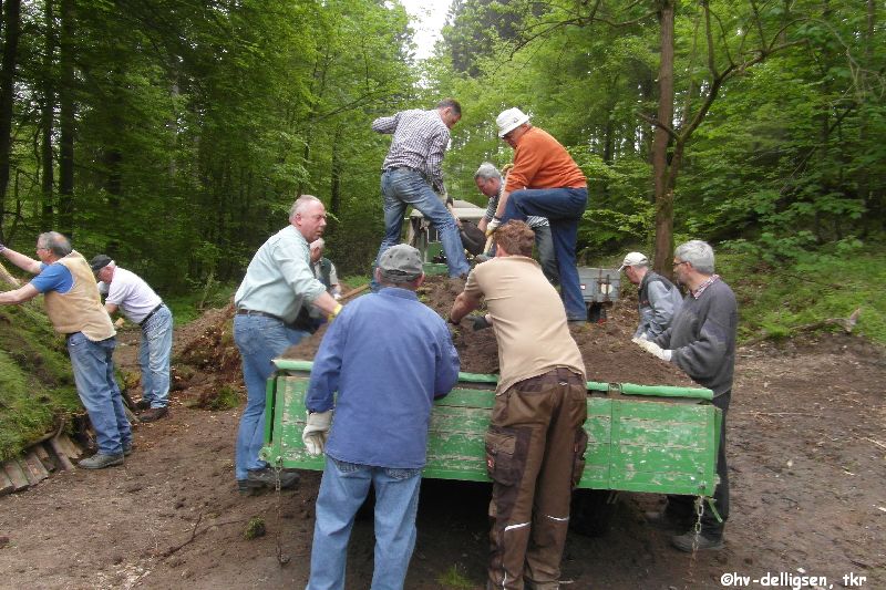 05.2013: Aufbau für das Meilerfest