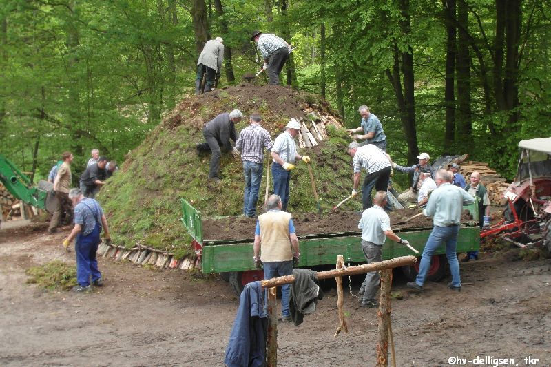 05.2013: Aufbau für das Meilerfest