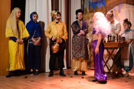 Der Kalif und sein Wesir begegnen den Flaschengeist