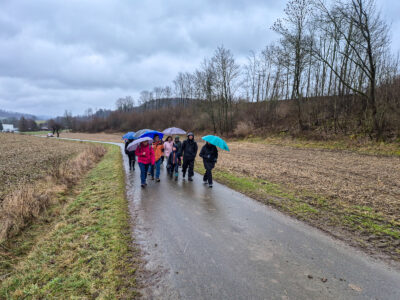 Die Gruppe auf der Strecke Richtung Mittal