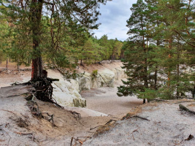 Die großen Sandsteinhöhlen