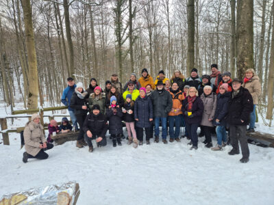 Gruppenbild an der Köhlerhütte