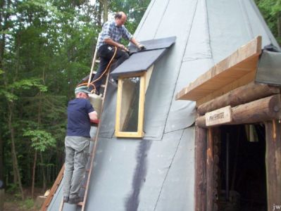 30.07.2011: Renovierung der Köhlerhütte
