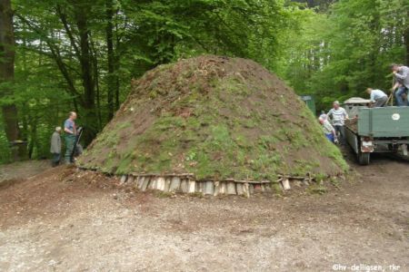 05.2013: Aufbau für das Meilerfest